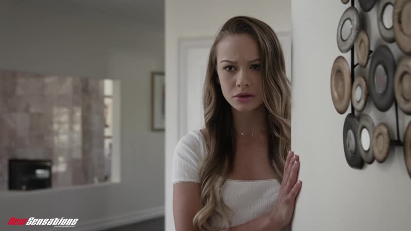 Naomi Swann (naomi riceve il regalo di papà di sperma dentro) [2019, creampie, gola profonda, famiglia acquisita, adolescenti, tette piccole, 1080p]