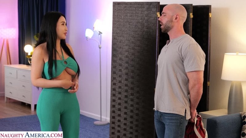 Suki sin, une MILF asiatique baise un homme blanc mec porno aux gros seins faux seins gros cul cul corps sperme visage sexe bang salope amour (bon)